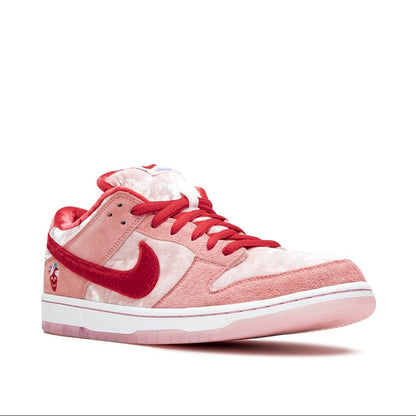 Nike SB Dunk Low Pro "Strangelove"